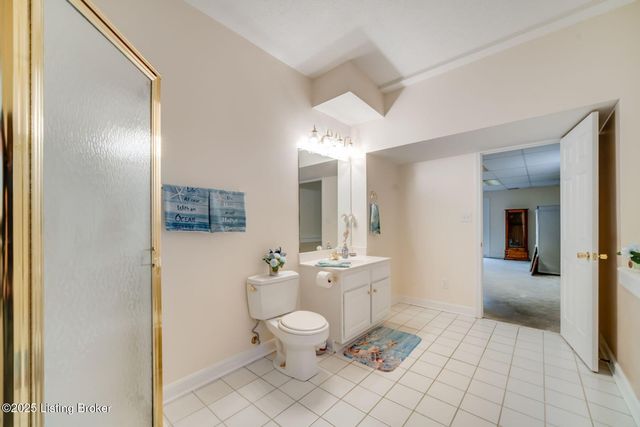 4420 Stone Wynde Dr, Louisville, KY 40272