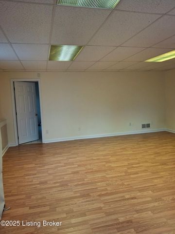 4420 Stone Wynde Dr, Louisville, KY 40272