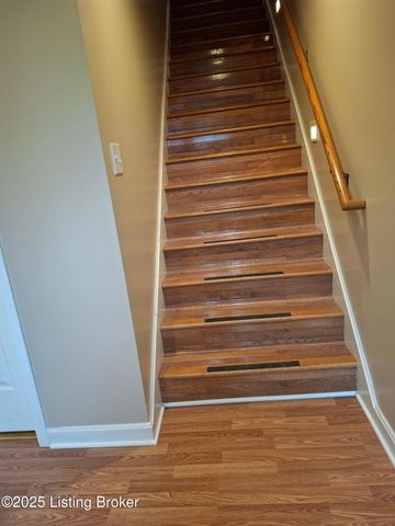 4420 Stone Wynde Dr, Louisville, KY 40272