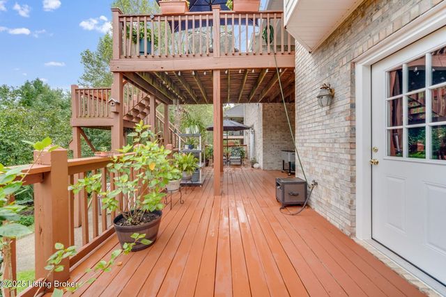 4420 Stone Wynde Dr, Louisville, KY 40272