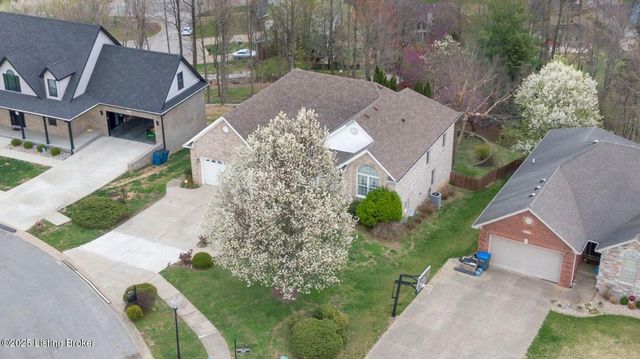 4420 Stone Wynde Dr, Louisville, KY 40272