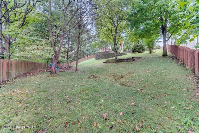 4420 Stone Wynde Dr, Louisville, KY 40272