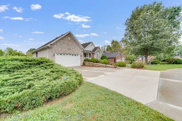 4420 Stone Wynde Dr, Louisville, KY 40272