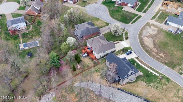 4420 Stone Wynde Dr, Louisville, KY 40272