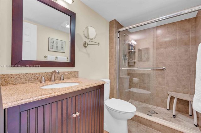 20379 W Country Club Dr PH-36, Aventura, FL 33180