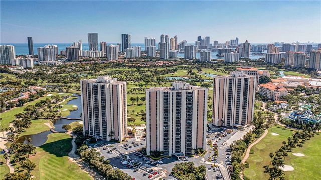 20379 W Country Club Dr PH-36, Aventura, FL 33180