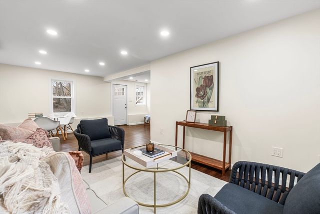 7 Old North Rd, Hudson, MA 01749