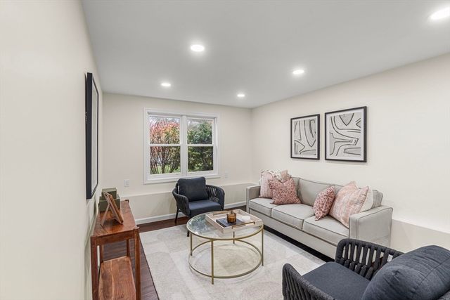 7 Old North Rd, Hudson, MA 01749