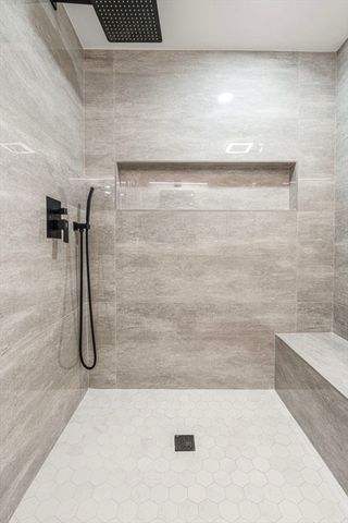 7 Old North Rd, Hudson, MA 01749