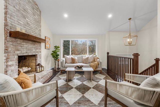 7 Old North Rd, Hudson, MA 01749