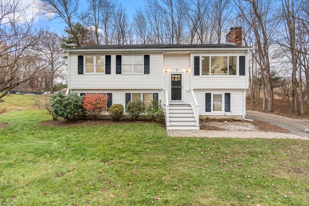 7 Old North Rd, Hudson, MA 01749