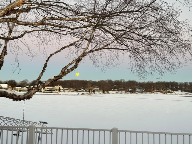 1728 Beachview Court, Crown Point, IN 46307