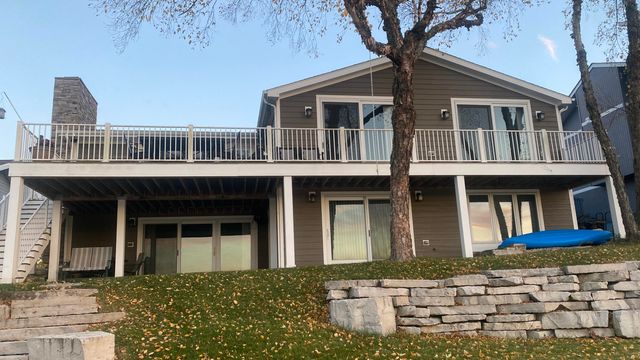 1728 Beachview Court, Crown Point, IN 46307