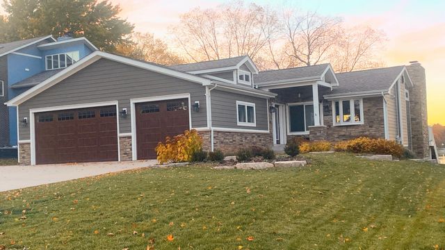 1728 Beachview Court, Crown Point, IN 46307