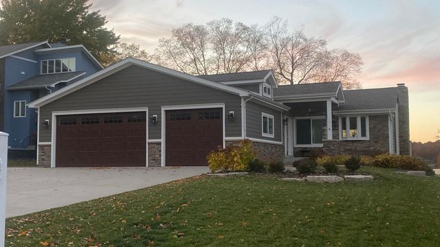 1728 Beachview Court, Crown Point, IN 46307