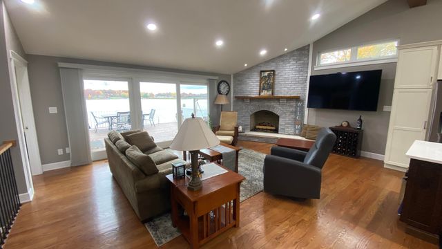 1728 Beachview Court, Crown Point, IN 46307