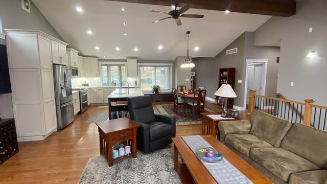 1728 Beachview Court, Crown Point, IN 46307