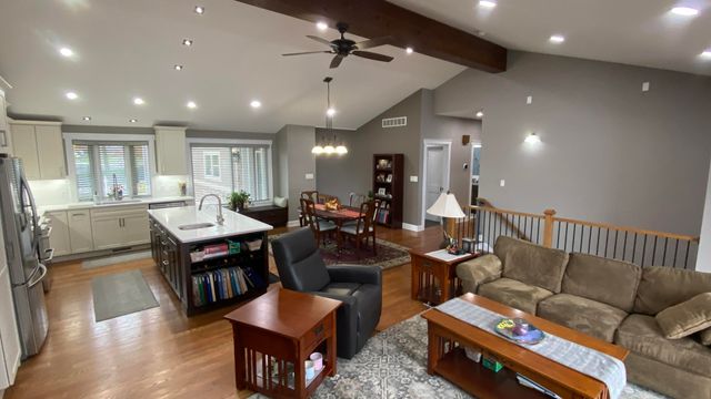 1728 Beachview Court, Crown Point, IN 46307