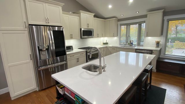 1728 Beachview Court, Crown Point, IN 46307