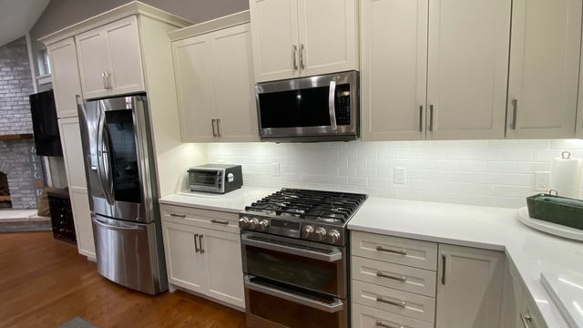 1728 Beachview Court, Crown Point, IN 46307