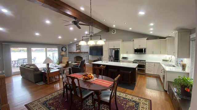 1728 Beachview Court, Crown Point, IN 46307