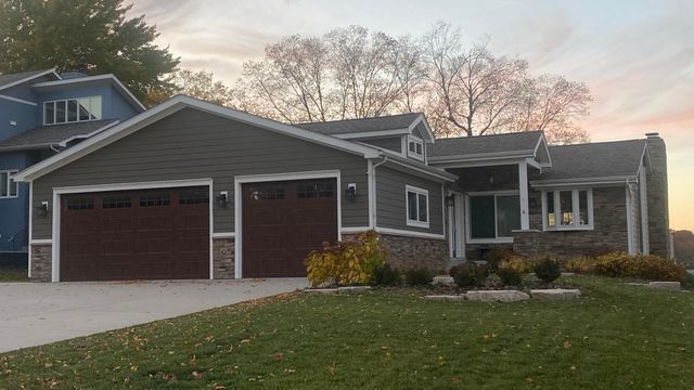 1728 Beachview Court, Crown Point, IN 46307