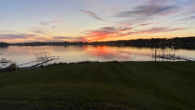 1728 Beachview Court, Crown Point, IN 46307