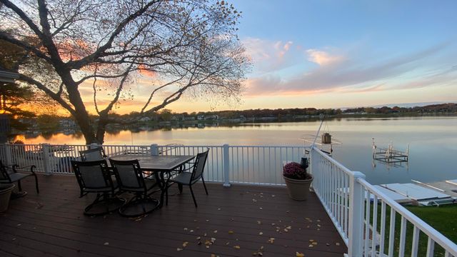 1728 Beachview Court, Crown Point, IN 46307