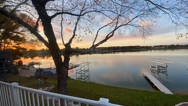 1728 Beachview Court, Crown Point, IN 46307