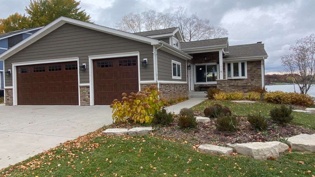 1728 Beachview Court, Crown Point, IN 46307