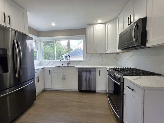 1847 Boeger Avenue, Westchester, IL 60154