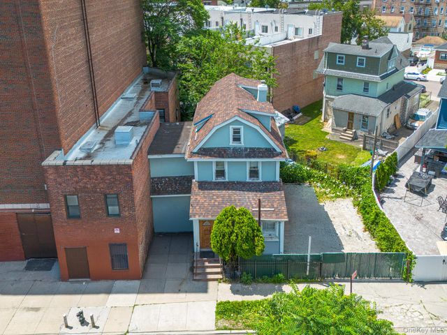 11614 Bessemer Street, Richmond Hill, NY 11418