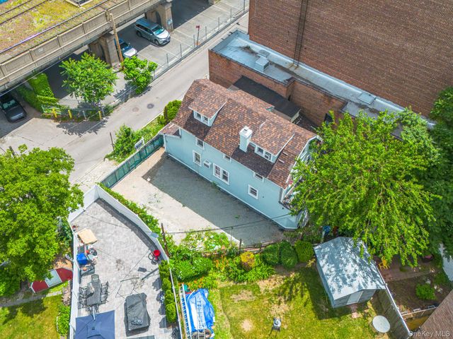 11614 Bessemer Street, Richmond Hill, NY 11418