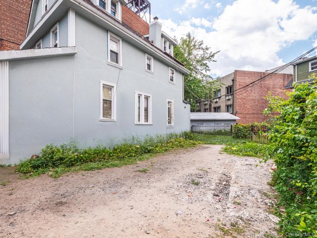 11614 Bessemer Street, Richmond Hill, NY 11418