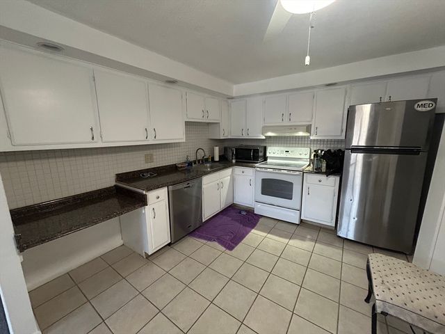 89 Pleasant Street C, Medfield, MA 02052