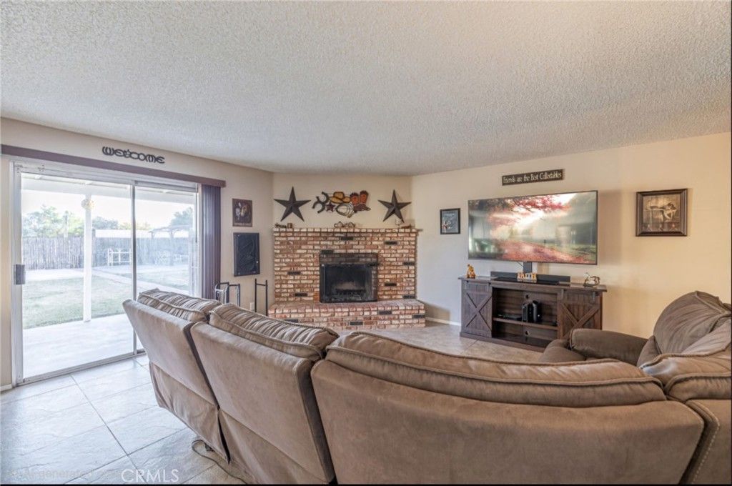 Image 13 of property listing at 16416 Rawhide, Palmdale, CA 93591