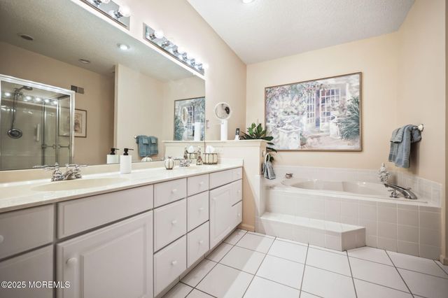 25 Wellfleet Street, Monroe, NJ 08831