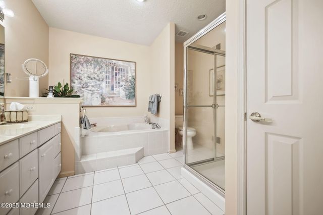 25 Wellfleet Street, Monroe, NJ 08831