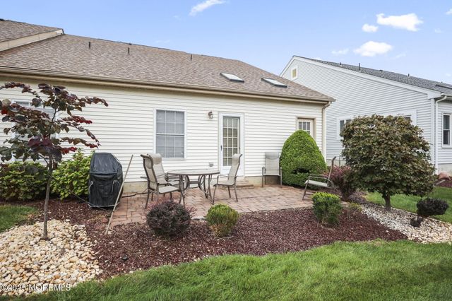 25 Wellfleet Street, Monroe, NJ 08831