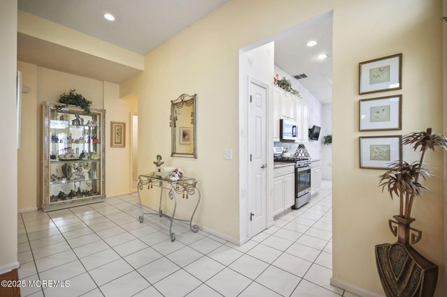 25 Wellfleet Street, Monroe, NJ 08831