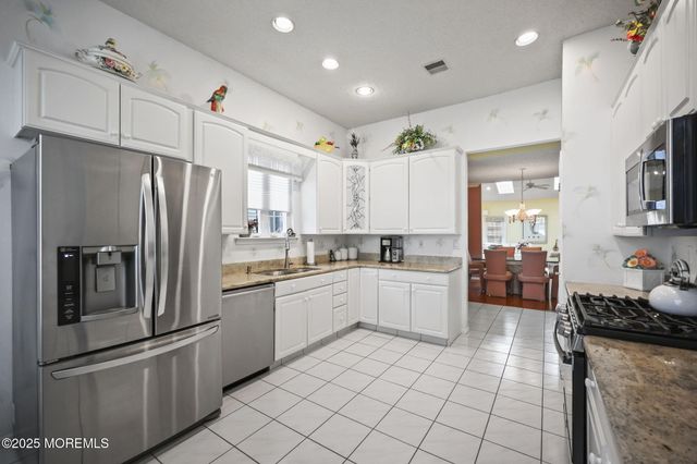 25 Wellfleet Street, Monroe, NJ 08831