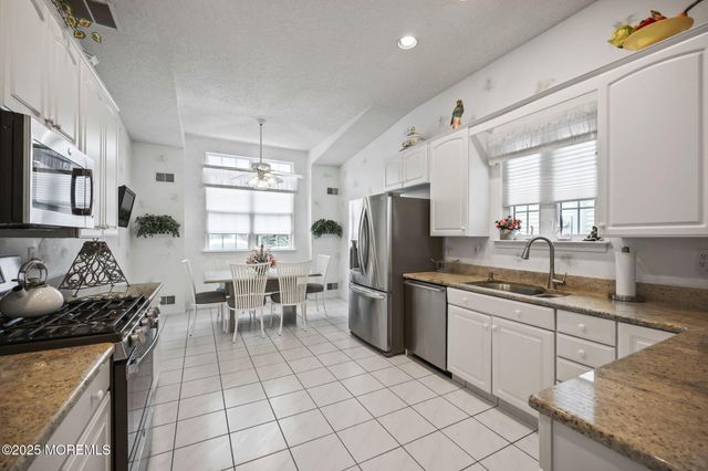 25 Wellfleet Street, Monroe, NJ 08831