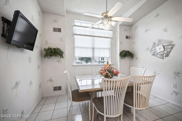 25 Wellfleet Street, Monroe, NJ 08831