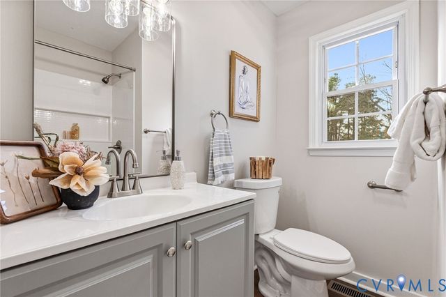 4702 Edrie Dr, Sutherland, VA 23885