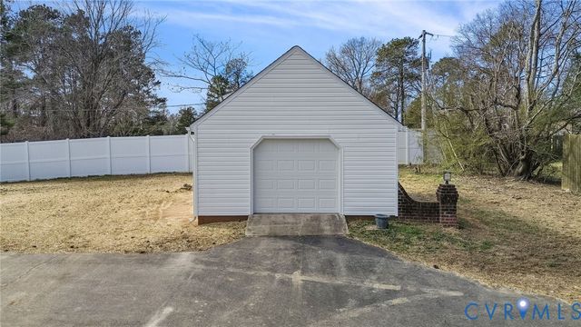 4702 Edrie Dr, Sutherland, VA 23885