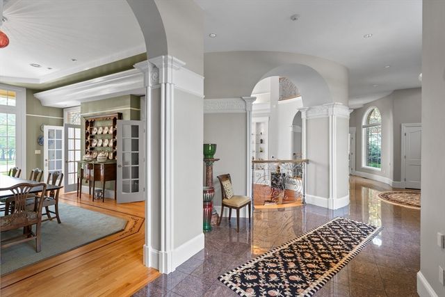 11 Fairway Dr, Andover, MA 01810