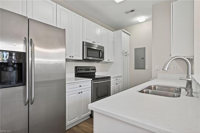 5224 Elston LN, Virginia Beach, VA 23455