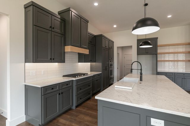 1999 N Alysheba Court, Springfield, MO 65802