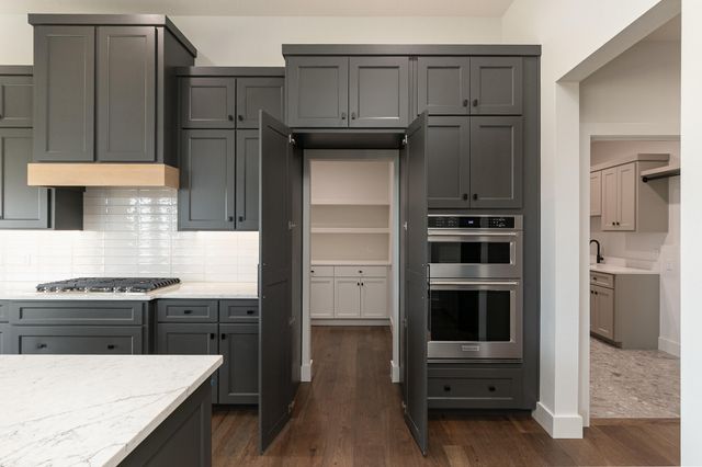 1999 N Alysheba Court, Springfield, MO 65802