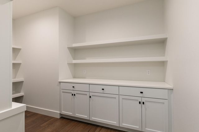 1999 N Alysheba Court, Springfield, MO 65802